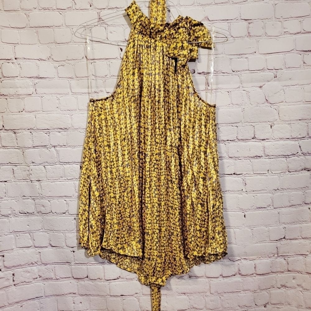 NWT! HOT & DELICIOUS HALTER BLOUSE